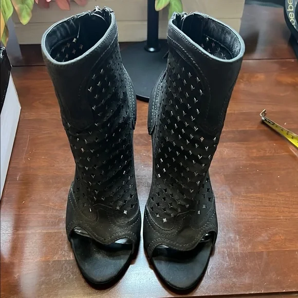 Guess by Marciano Black Cutout Heeled Boots - Picture 1 of 6